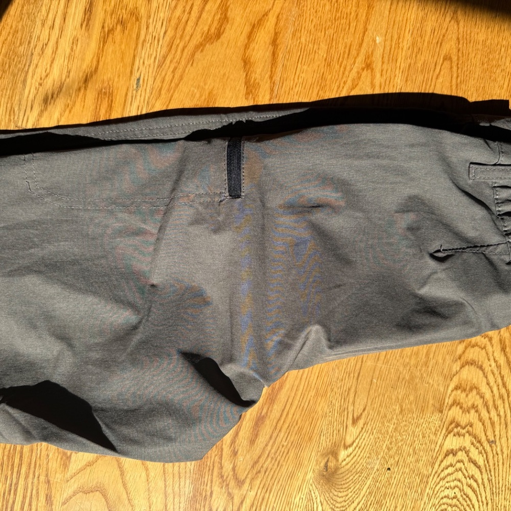 Boys shorts like new - Picture 15 of 16